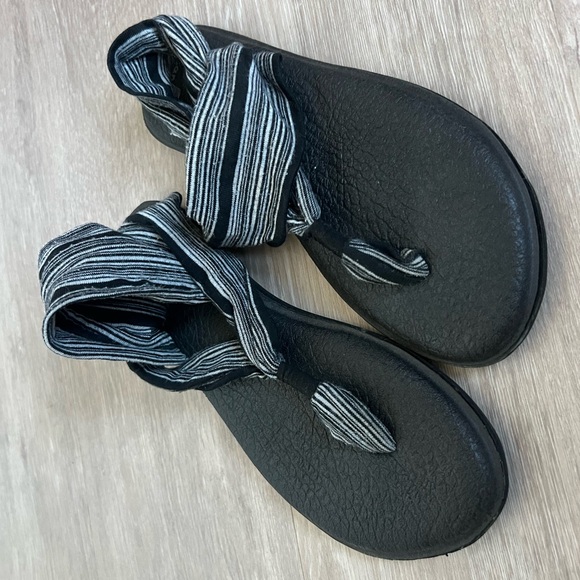 Sanuk Shoes - Sanuk Sling Yoga Black Sandal with Striped Wrap Straps